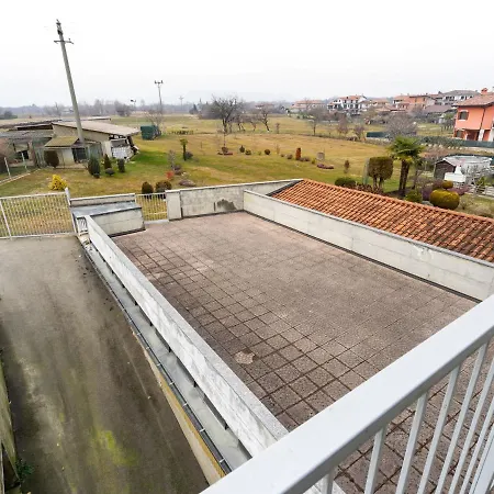 Belvilla By Oyo Secluded With Balcony Apartment Romagnano Sesia